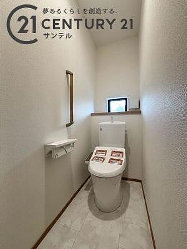 落ち着いた雰囲気のトイレ温水洗浄暖房便座でございます(^^♪
