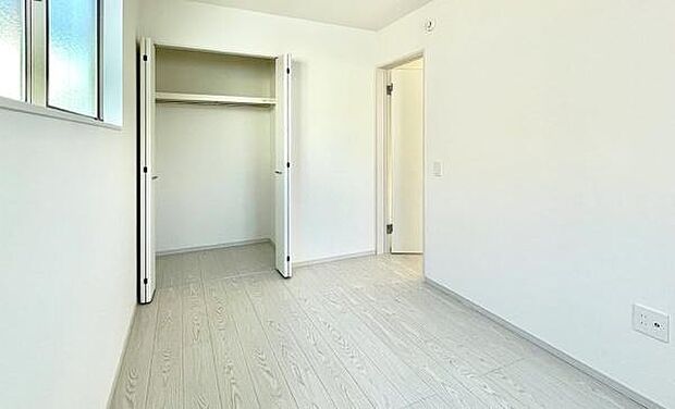 (同仕様写真)洋室※床色、建具の色が異なる場合がございます。