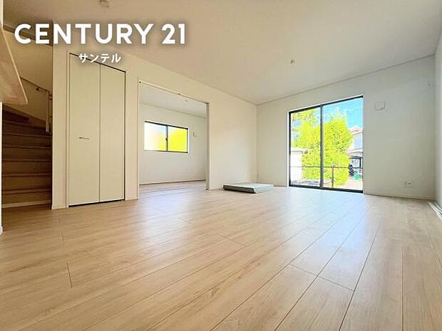 別角度からのリビングの写真です。