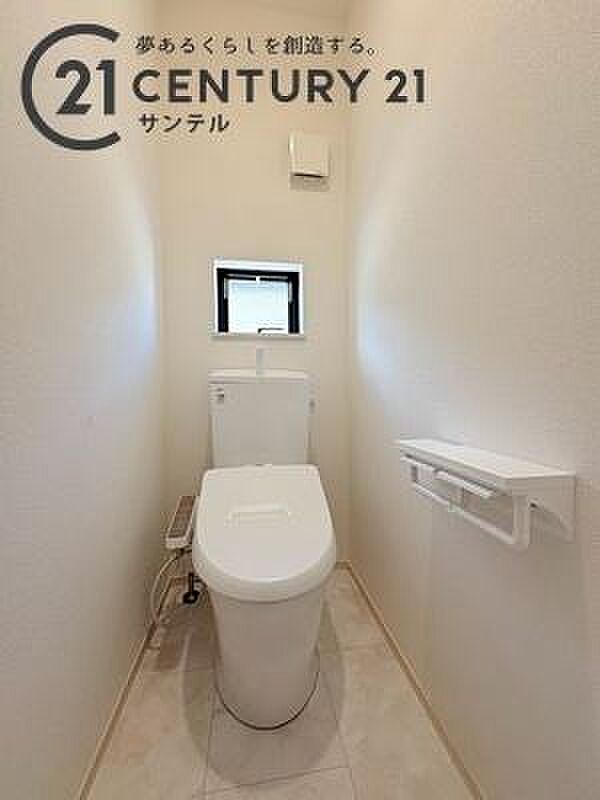 トイレは2箇所あり、混み合う時間でも安心です。