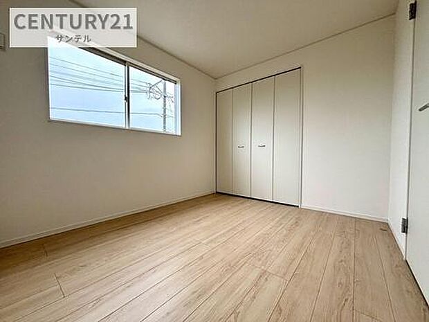 子供部屋にいかがでしょうか♪趣味部屋やワークスペースにも(^^♪風通し良好です(^^♪