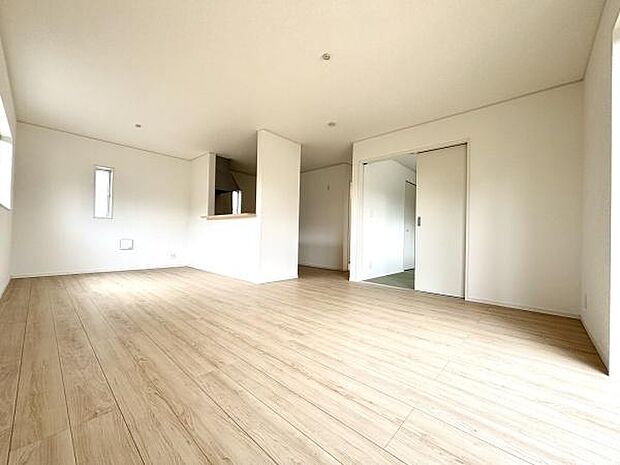 (同仕様写真)リビング※モデル写真でございます。色や配置の相違がある場合がございます。