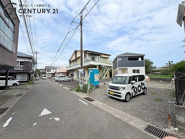 前面道路から撮影した現地写真です。
