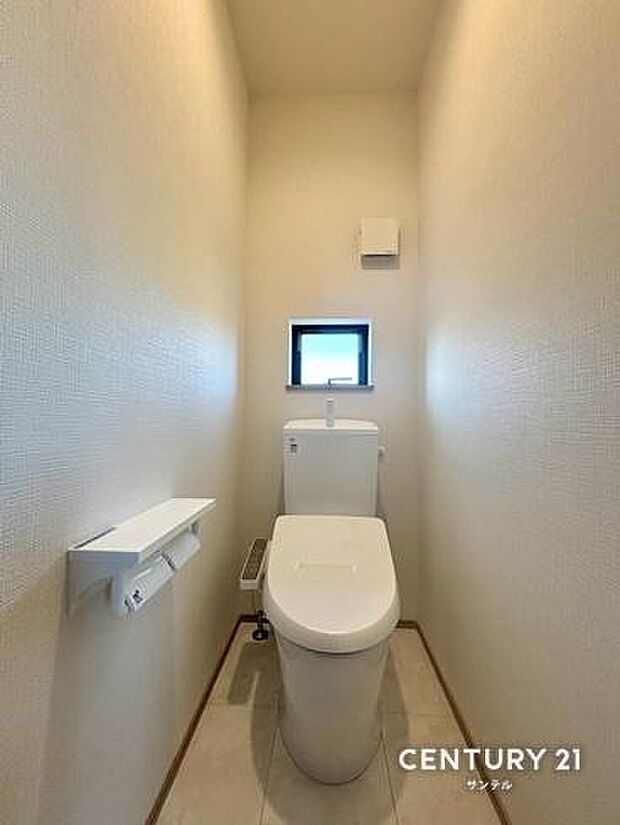 トイレは2箇所あり、混み合う時間でも安心です。