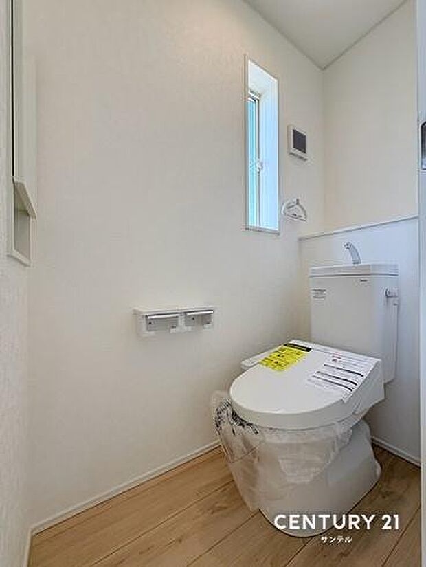 トイレは2箇所あり、混み合う時間でも安心です。