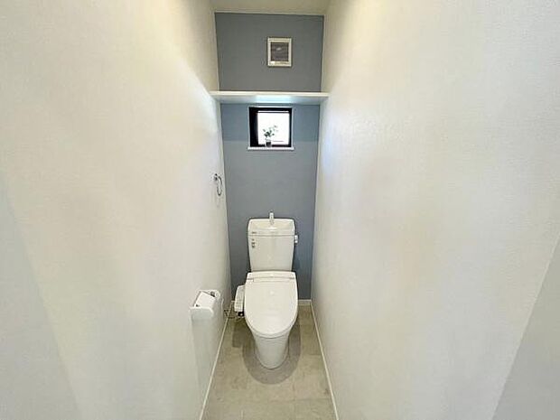 洗浄機能付きのトイレは、アクアセラミックを採用しております！汚れにくく簡単なお手入れで、新品のようなツルツルが100年続きます！