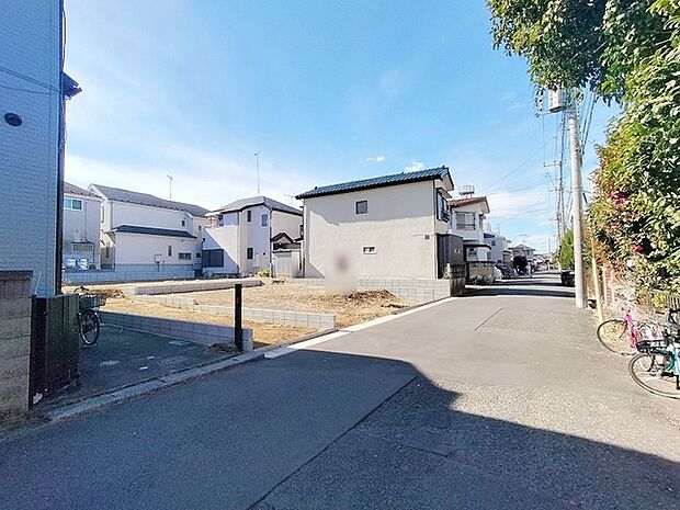 周辺は住宅が建ち並ぶ閑静な住宅街です。 