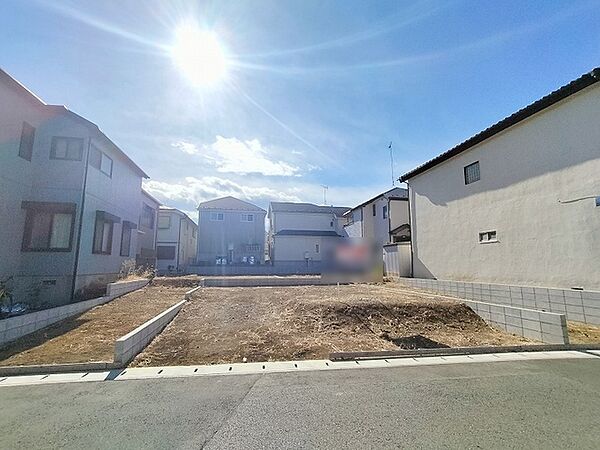 土地物件にはご確認頂くポイントがたくさんございます、土地だけのご見学の際もご遠慮せず、ぜひお気軽に担当スタッフにお申しつけくださいませ。