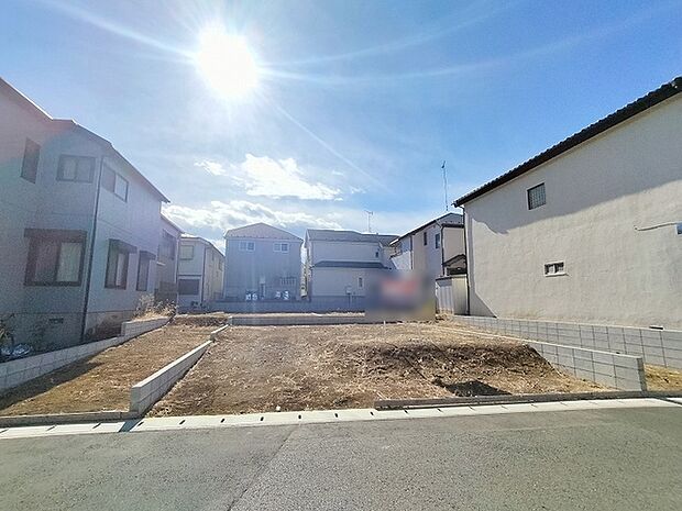 土地物件にはご確認頂くポイントがたくさんございます、土地だけのご見学の際もご遠慮せず、ぜひお気軽に担当スタッフにお申しつけくださいませ。