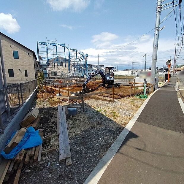 現在建物を建築中です、建築中の物件については現地確認の他、同施工会社の完成施工例のご案内、担当者のプレゼンテーションにてご検討ください。適切なご検討の方法をご説明させて頂きます。