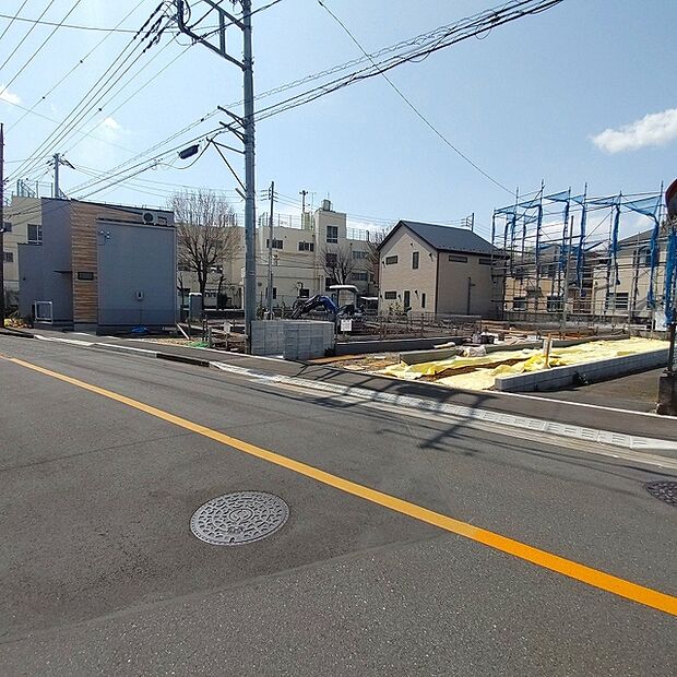 周辺は住宅が建ち並ぶ閑静な住宅街です。 