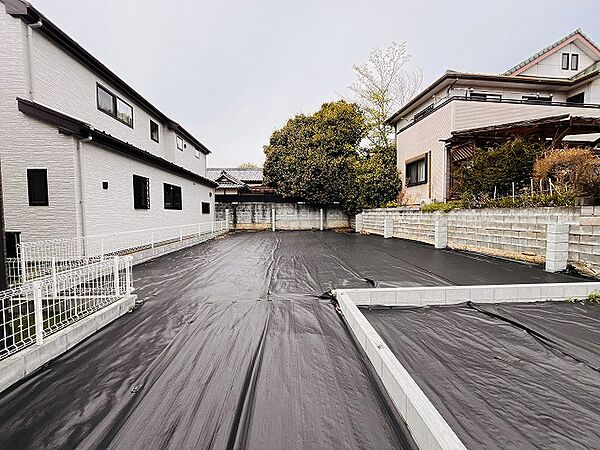 周辺のエリアで他にも沢山売りに出ている物件があります。インターネット掲載前の情報などもありますのでお気軽にお問合せください。まとめてご見学できます。