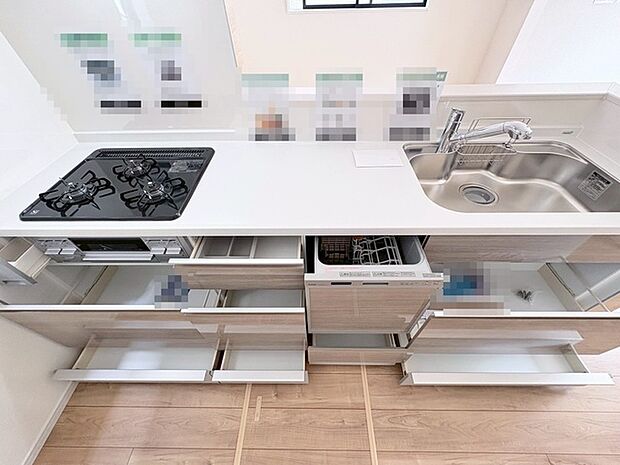 毎日の家事をサポートしてくれる食洗器も標準に装備。ちょっと嬉しい設備です