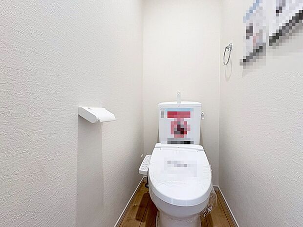 トイレにはウォシュレット機能を標準装備。 