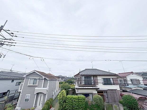 窓からの眺望です。実際に現地で眺望もご確認ください。