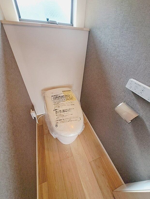 トイレにはウォシュレット機能を標準装備。 