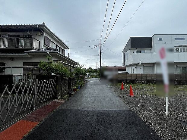 周辺は住宅が建ち並ぶ閑静な住宅街です。 