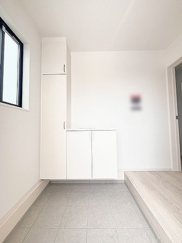 靴が沢山ある方には嬉しい玄関収納。