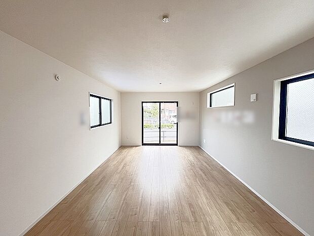 家族が一番集まる場所だから広々としつつも素敵な空間であって欲しい。みんながくつろぐリビングからキッチンまでが一つの空間のように繋がる間取り。 