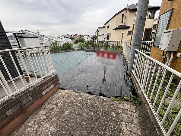 土地物件にはご確認頂くポイントがたくさんございます、土地だけのご見学の際もご遠慮せず、ぜひお気軽に担当スタッフにお申しつけくださいませ。