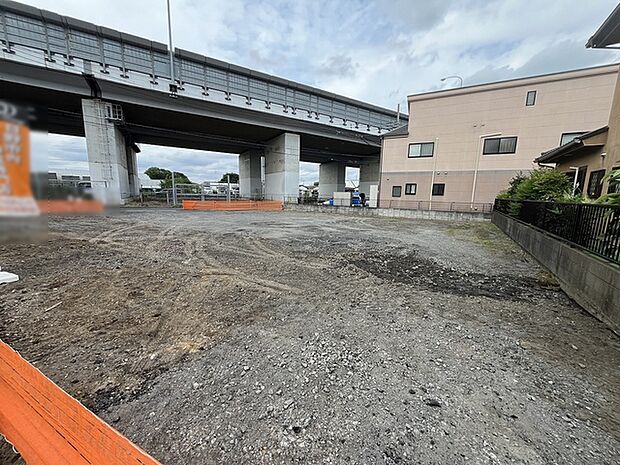 現地のご見学予約もスタートしました。周辺で売りに出ている物件も沢山御座います。まとめてご見学ができますのでお気軽にお申しつけください。