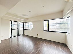 ロイヤル多摩蘭坂ハイツ 2LDKのリビング/ダイニング