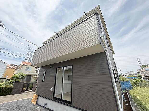 現地のご見学予約もスタートしました。周辺で売りに出ている物件も沢山御座います。まとめてご見学ができますのでお気軽にお申しつけください。