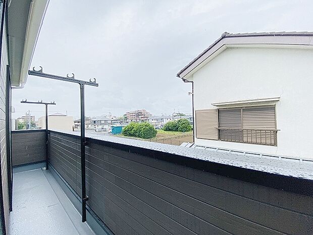 窓からの眺望です。実際に現地で眺望もご確認ください。 