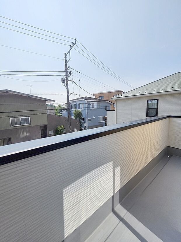 窓からの眺望です。実際に現地で眺望もご確認ください。 