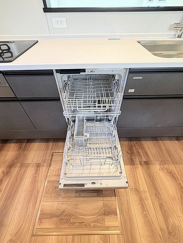 毎日の家事をサポートしてくれる食洗器も標準に装備。ちょっと嬉しい設備です