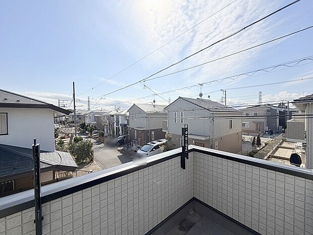 窓からの眺望です。実際に現地で眺望もご確認ください。