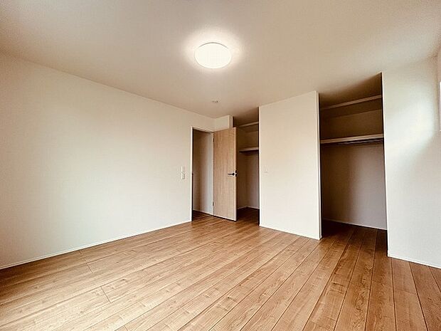 クローゼットなど収納も豊富なお家です。 