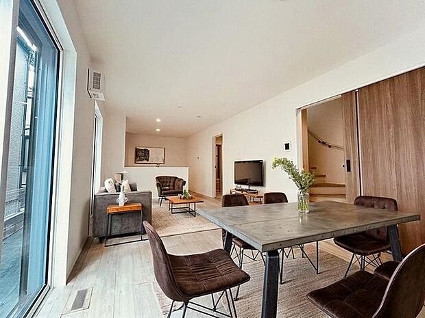 本画像はCGで作成しており、実際に現地に家具は置かれておりません。また、価格に家具は含まれておりません。 