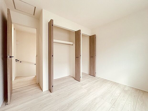 各お部屋に収納が設置されています。 