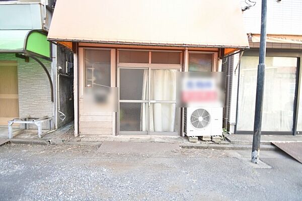 現地ご見学の際、スタッフが様々なご質問に対応いたします、周辺環境、前面道路、建築可能な建物について、ぜひご相談ください。
