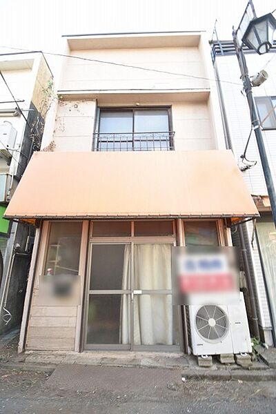 土地物件にはご確認頂くポイントがたくさんございます、土地だけのご見学の際もご遠慮せず、ぜひお気軽に担当スタッフにお申しつけくださいませ。