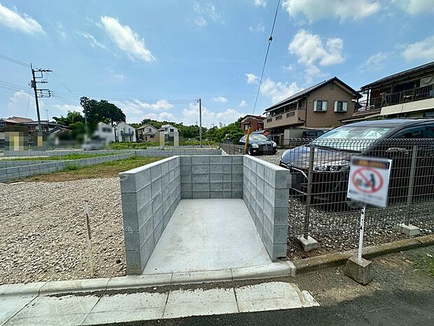 周辺のエリアで他にも沢山売りに出ている物件があります。インターネット掲載前の情報などもありますのでお気軽にお問合せください。まとめてご見学できます。 