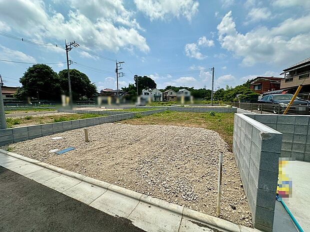 周辺のエリアで他にも沢山売りに出ている物件があります。インターネット掲載前の情報などもありますのでお気軽にお問合せください。まとめてご見学できます。 