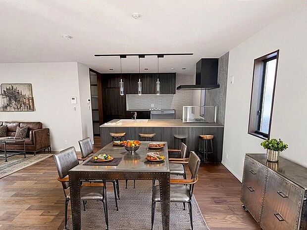 本画像はCGで作成しており、実際に現地に家具は置かれておりません。また、価格に家具は含まれておりません。