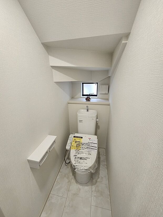 トイレにはウォシュレット機能を標準装備。 