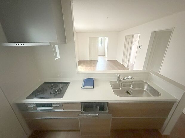 毎日の家事をサポートしてくれる食洗器も標準に装備。ちょっと嬉しい設備です 