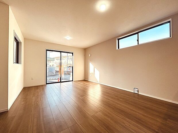 家族が一番集まる場所だから広々としつつも素敵な空間であって欲しい。みんながくつろぐリビングからキッチンまでが一つの空間のように繋がる間取り。 