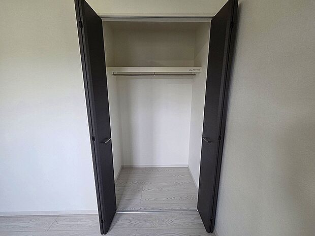 各お部屋に収納が設置されています。