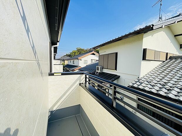 窓からの眺望です。実際に現地で眺望もご確認ください。