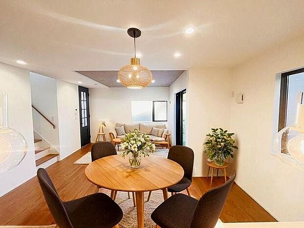 本画像はCGで作成しており、実際に現地に家具は置かれておりません。また、価格に家具は含まれておりません。