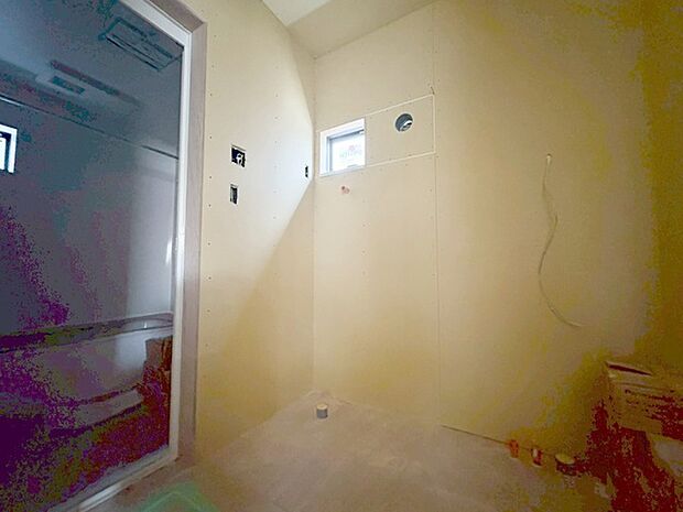 使いやすいタイプの洗面化粧台のあるランドリースペース 