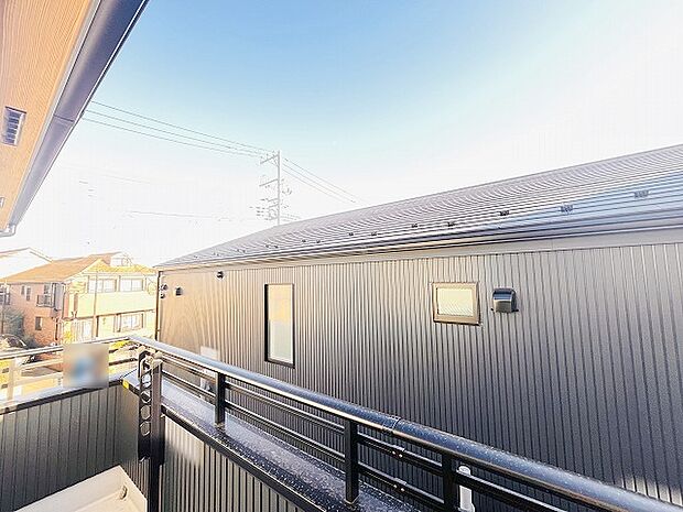 窓からの眺望です。実際に現地で眺望もご確認ください。