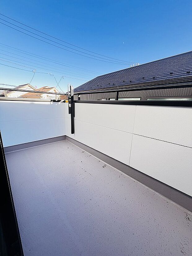 季節の変化や天気の良い日には、バルコニーでの時間が心地よく、気分をリフレッシュさせることができます。