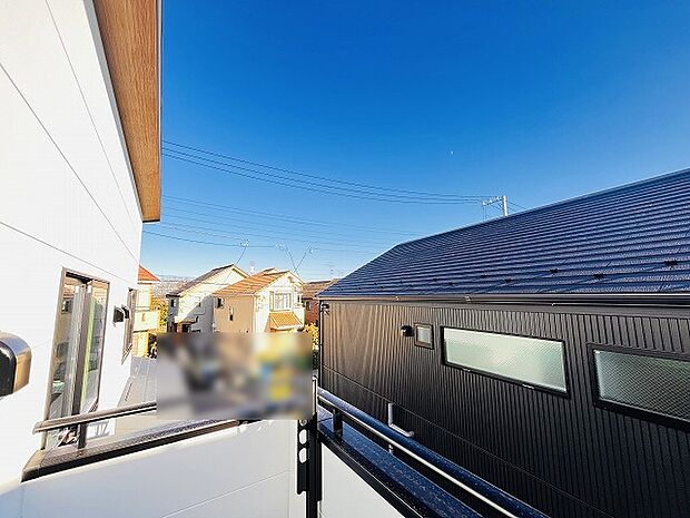 窓からの眺望です。実際に現地で眺望もご確認ください。 