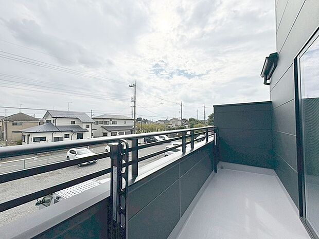 窓からの眺望です。実際に現地で眺望もご確認ください。 